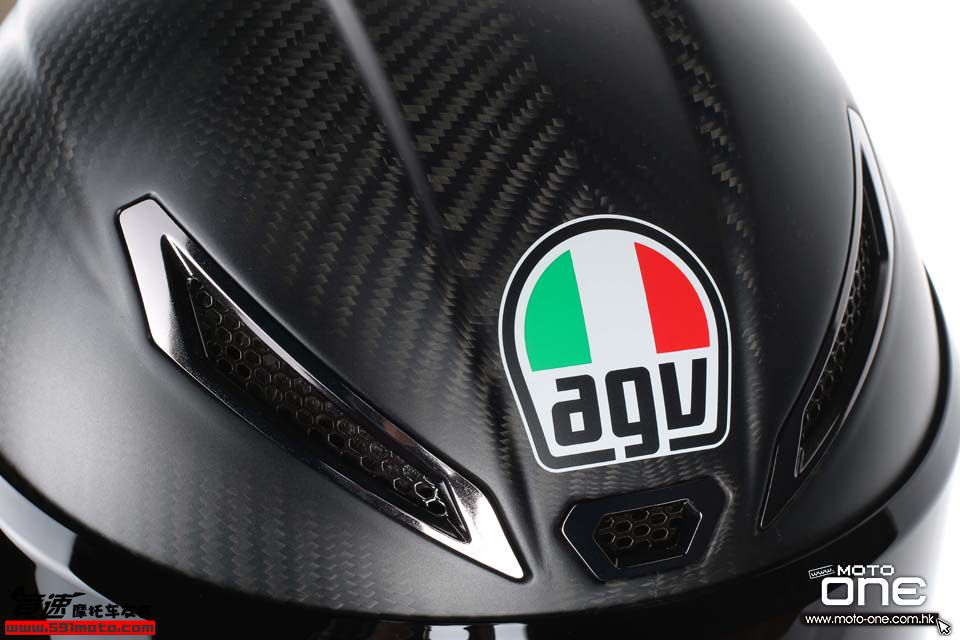 2016_AGV_Pista-GP_R_race_helmet_11.jpg