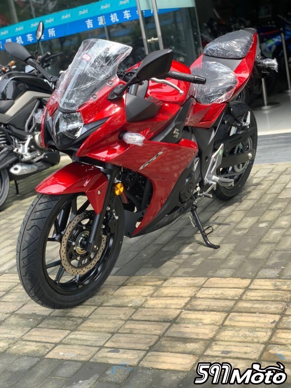 2019款 gsx250新版花 钻豹红 到货