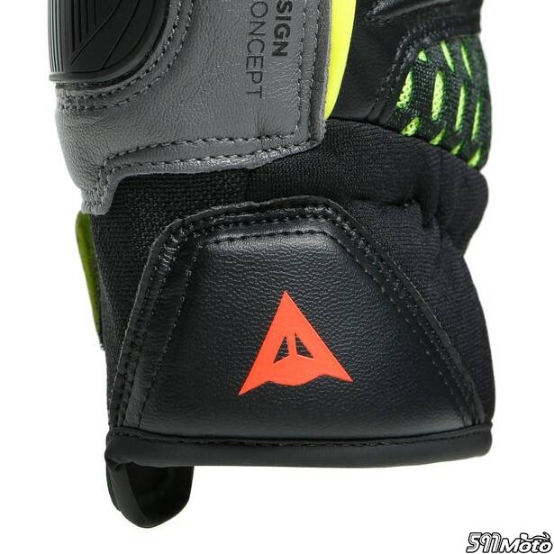 vr46-sector-short-gloves (6).jpg