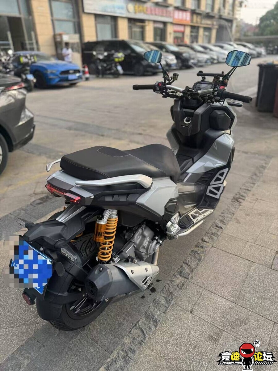1745581610041885310.jpg