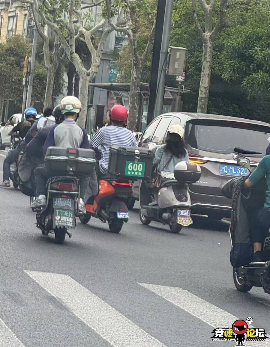 1745595123225584_461.jpg