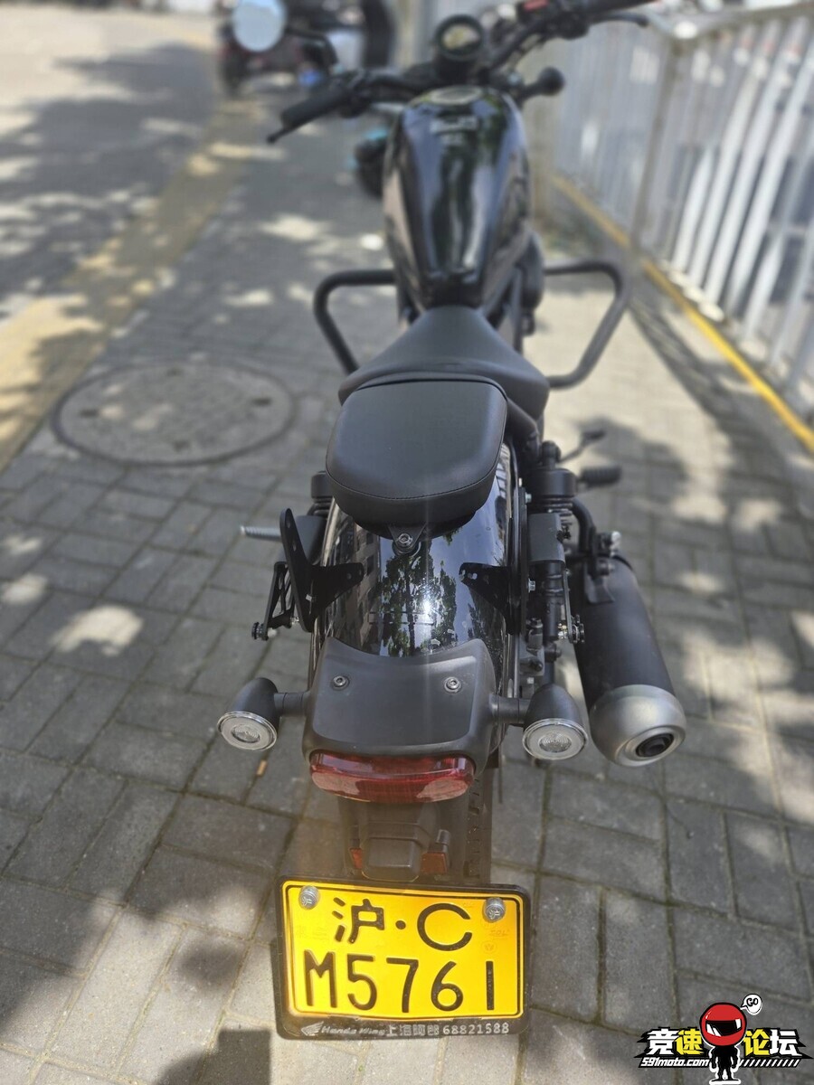 1747631687856829_40.jpg