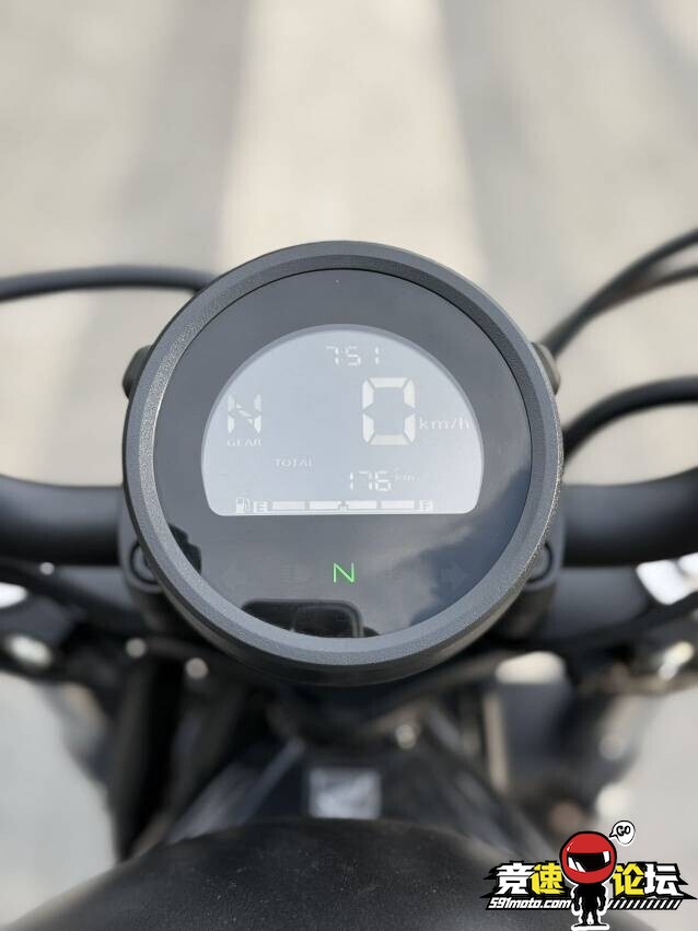 1748324979619399_212.jpg