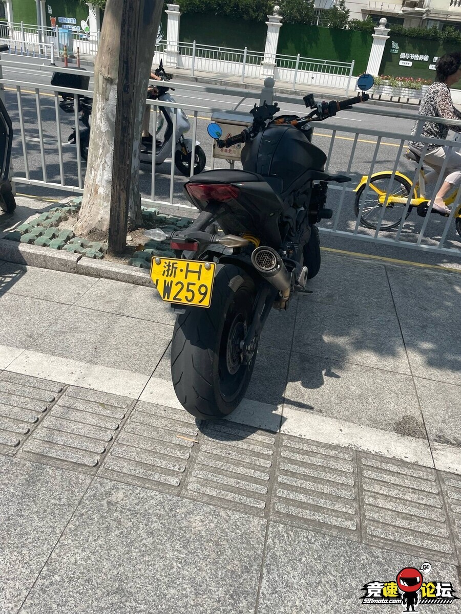 1749231126527317529.jpg