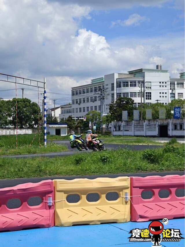 1752935867804529898.jpg