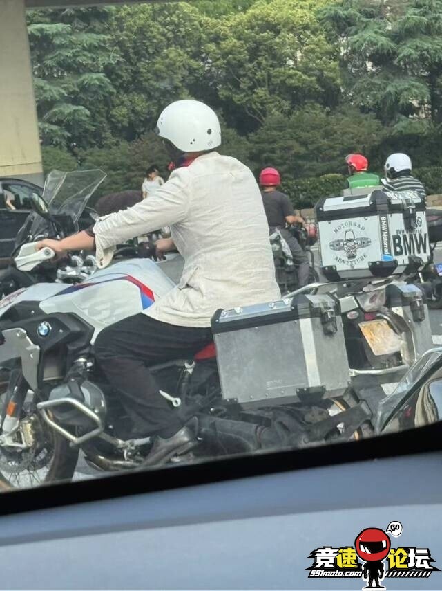 1754182176806740306.jpg