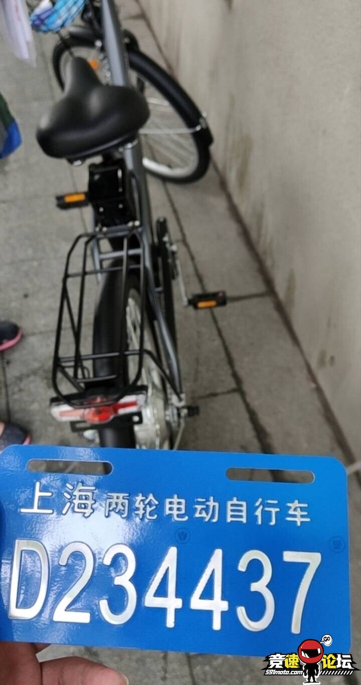 1761016053695436_903.jpg