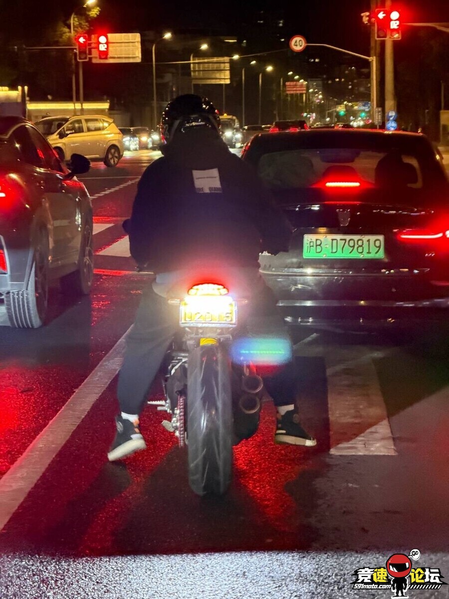 1764110987049090606.jpg