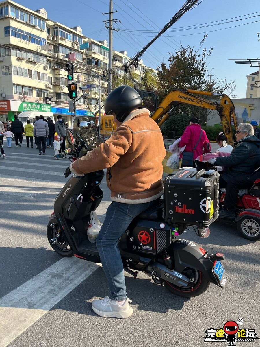 1765101673850251553.jpg