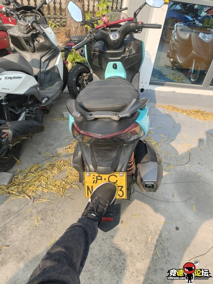 1766704388710460_405.jpg