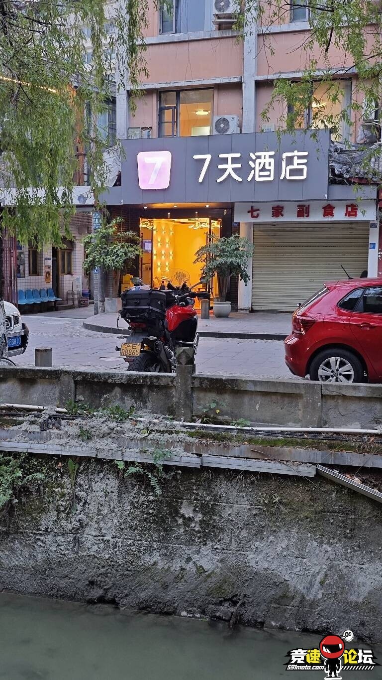 1782181105062592_771.jpg