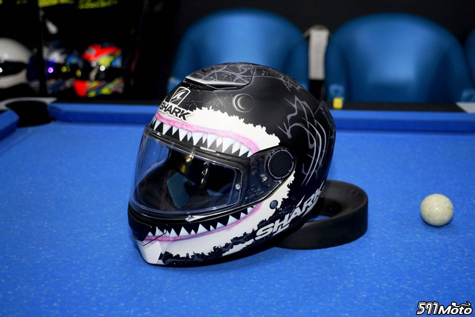 出两顶shark 复古哈雷盔黑鲨鱼全盔
