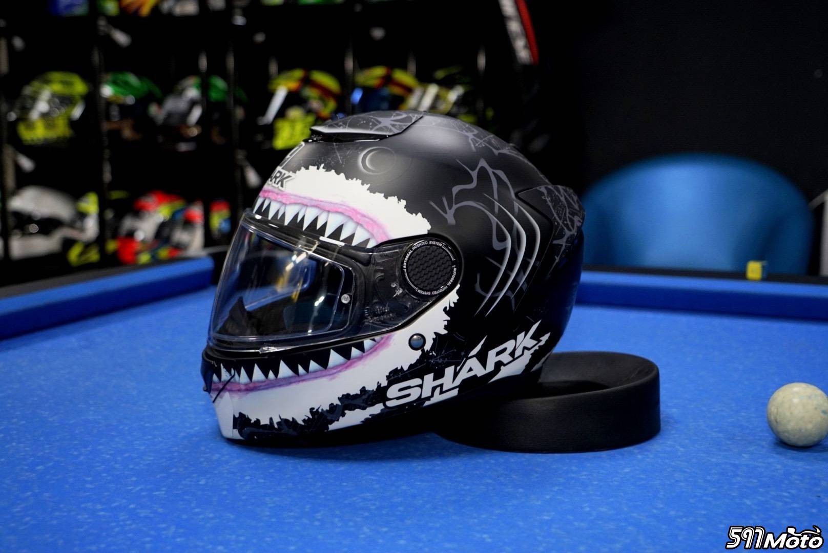 出两顶shark 复古哈雷盔黑鲨鱼全盔