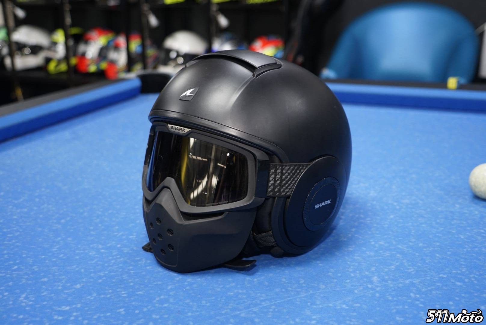 出两顶shark 复古哈雷盔黑鲨鱼全盔